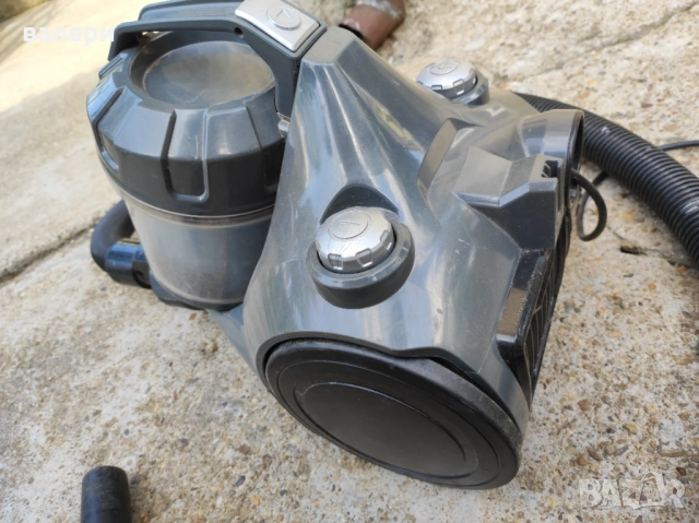 прахосмукачка със контейнер в добро състояние, снимка 3 - Прахосмукачки - 53871586