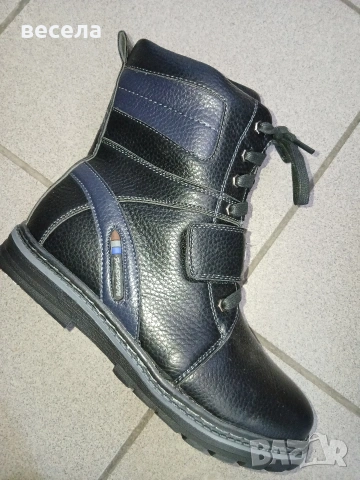 топли ботуши за момче ,с вата има връзка и цип,подходящи за висок свод 