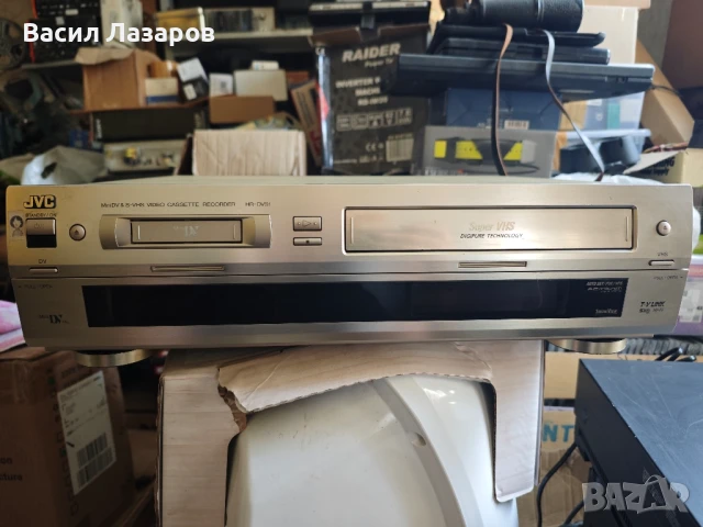 Видео рекордер JVC Mini DV AND S-VHS VIDEO CASSETTE RECORDER HR -DVS1, снимка 2 - Плейъри, домашно кино, прожектори - 50858873