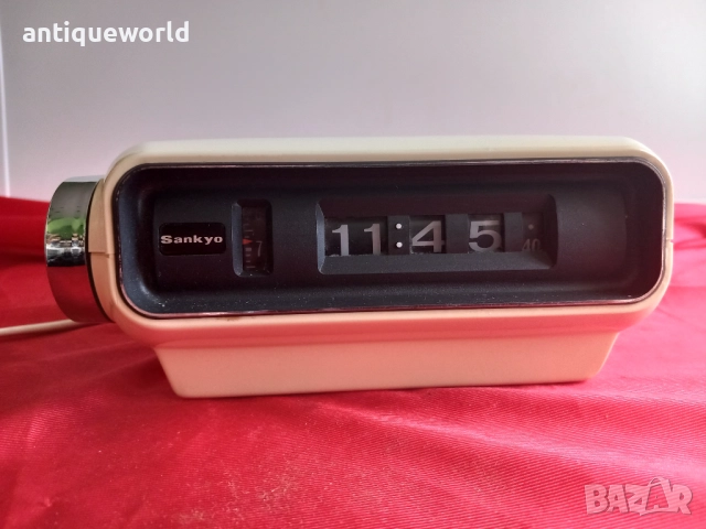 Sanyo Флип Часовник , Будилник 1970те