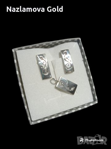 Сребърен комплект обеци с медальон с подаръчна кутийка, снимка 2 - Бижутерийни комплекти - 45201023