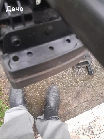 Оригинални Thule напречни греди багажник за Opel Vivaro Renault Trafic Nissan Primastar , снимка 4 - Аксесоари и консумативи - 53234282