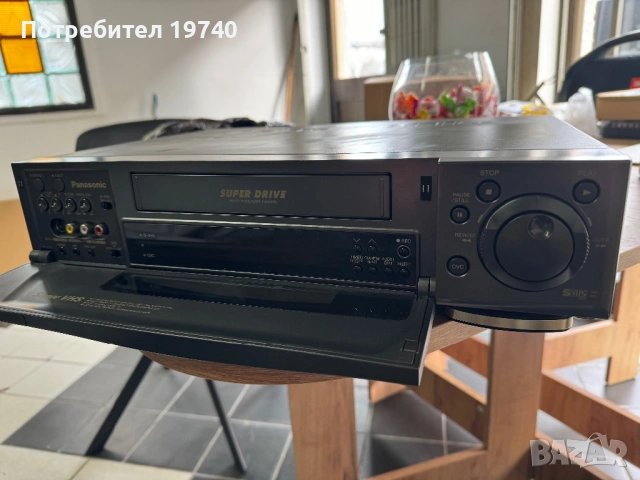 Panasonic NV-HS900 S-VHS , снимка 2 - Плейъри, домашно кино, прожектори - 53281948
