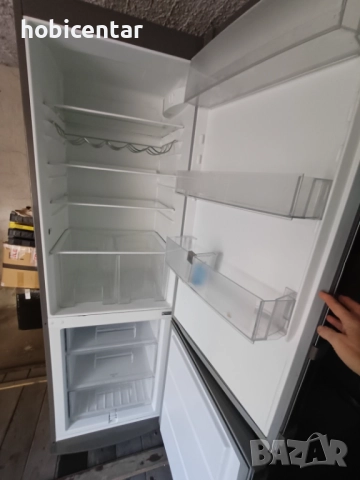 Хладилник с фризер Електролукс, снимка 5 - Хладилници - 52755782