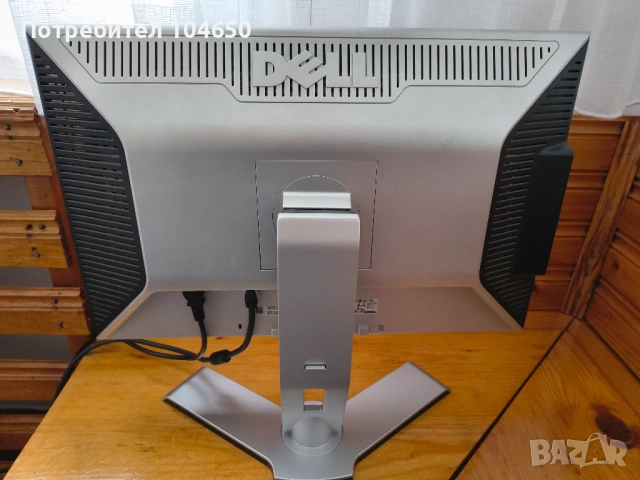 Монитор Dell 2408WFP, снимка 3 - Монитори - 53194247