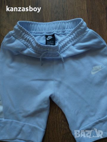Nike Tech Fleece Shorts - страхотни юношески панталони КАТО НОВИ, снимка 5 - Детски къси панталони - 45797405