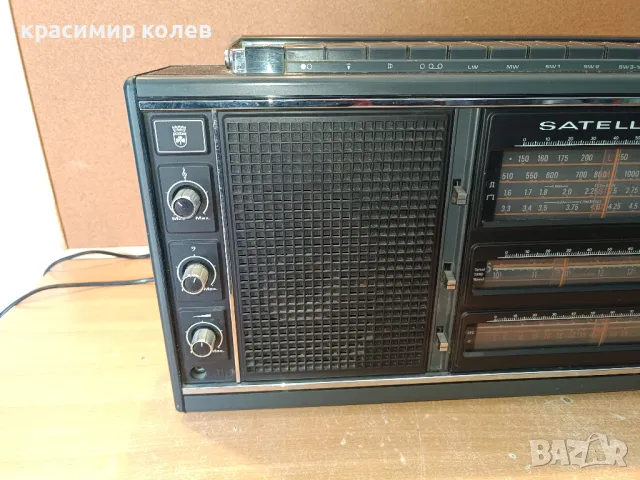 радиоапарат "GRUNDIG Satellit 2100", снимка 3 - Радиокасетофони, транзистори - 49475076