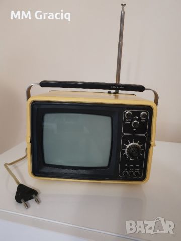 Ретро телевизор за колекционери , снимка 1 - Колекции - 46276660