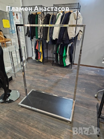 Търговско оборудване за магазин – манекен, щендери и стеннa системa, снимка 5 - Стелажи и щандове - 53658450