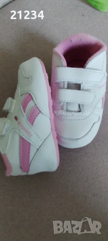 Маратонки за бебе - момиче и подарък блузка