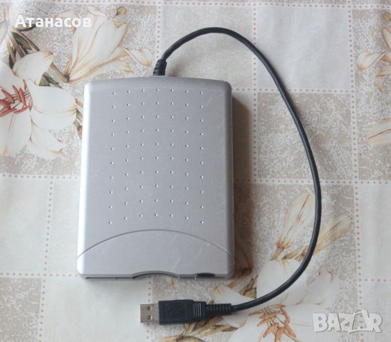 Флопи дисково устройство NEC - USB Floppy Disk Drive , снимка 2 - Други - 46017832