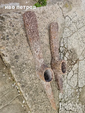 Продавам Кирки 2бр., снимка 2 - Други инструменти - 49699693