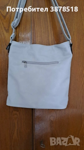 Дамска чанта светло сив цвят.