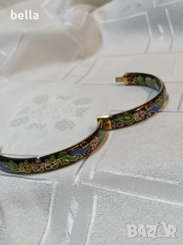Винтидж гривна инкрустирана с клетъчен златен емайл -клоазоне и флорални орнаменти отвътре и отвън,, снимка 10 - Гривни - 51227005