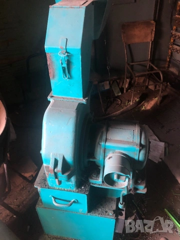 Мелница за пластмаса, снимка 2 - Други машини и части - 53586294