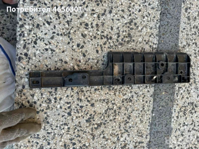 Дясна пласт маса от вътре на десен праг на Audi Ауди A8 H4 D4 само за 20лв. 4h4863752