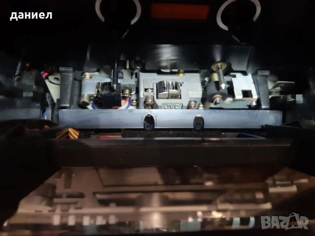 Триглав касетен дек JVC KD-V6 с отличен външен вид и перфектен технически + подарък, снимка 3 - Декове - 53685258