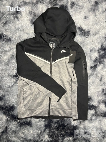 Nike Tech Fleece - размер М