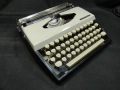 СТАРА РЕТРО ПОРТАТИВНА ПИШЕЩА МАШИНА TRIUMPH TIPPA S, снимка 3