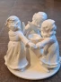 порцеланов свещник с ангелчета Goebel , снимка 2