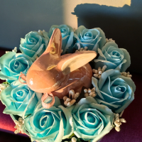 Ръчно изработена кутия с ароматни рози и керамично розово зайче, снимка 3 - Подаръци за рожден ден - 44974838
