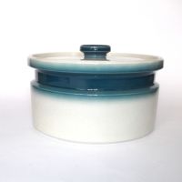 Кръгъл керамичен съд с капак Wedgwood Blue Pacific Oven to Table, снимка 7 - Съдове за готвене - 45337843
