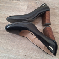 Дамски черни обувки на ток 39 номер, снимка 10 - Дамски обувки на ток - 45018510
