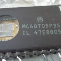 Интегрална схема MC68705P3S Motorola, снимка 2 - Друга електроника - 45653691