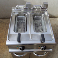 Професионален, италиански, електрически, двоен фритюрник на база BARON, снимка 5 - Обзавеждане на кухня - 44975917