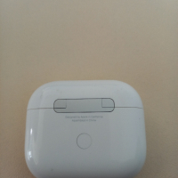 ПРОДАДЕНИ Apple AirPods 3 (2022) Lightning Charging Case, white, снимка 2 - Калъфи, кейсове - 44967464