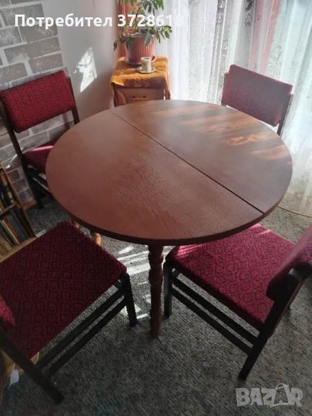 трапезна маса с четири стола, снимка 1