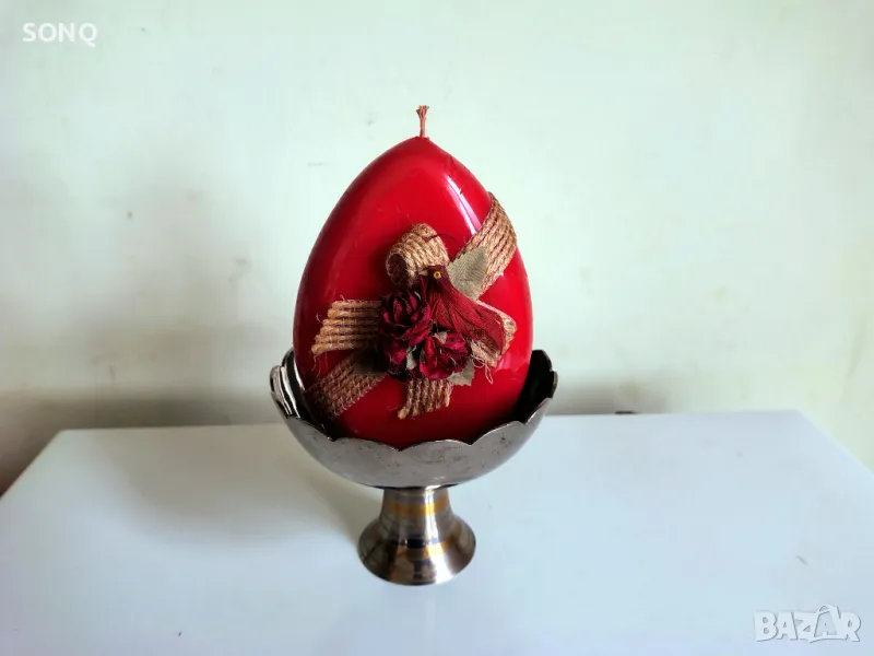 Интересен Бронзов Свещник Със Свещ-Яйце, снимка 1