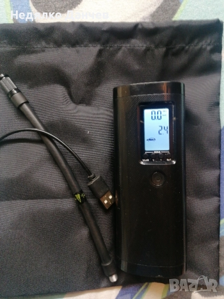 акумулаторен компресор за гуми на коли, мотори и т. н. , снимка 1