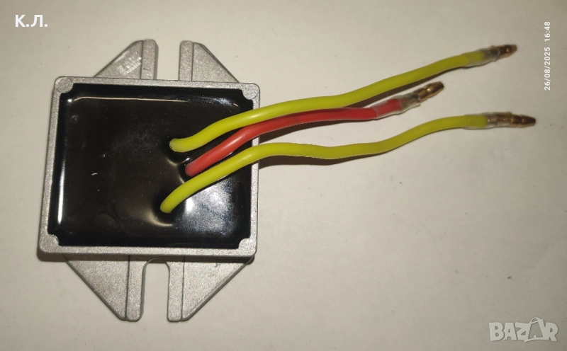 Релерегулатор за зареждането на акумулатора , снимка 1