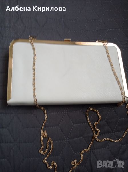 Нова официална чантичка в бяло и златен обков , снимка 1