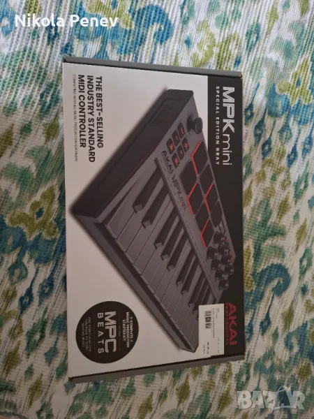 AKAI MPK mini mk3 - сив, снимка 1