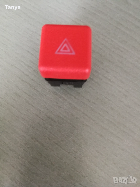 Превключвател за аварийни светлини "червен куб" 12V 8A   8-пинов за LUBLIN HONKER 769893989, 9750000, снимка 1