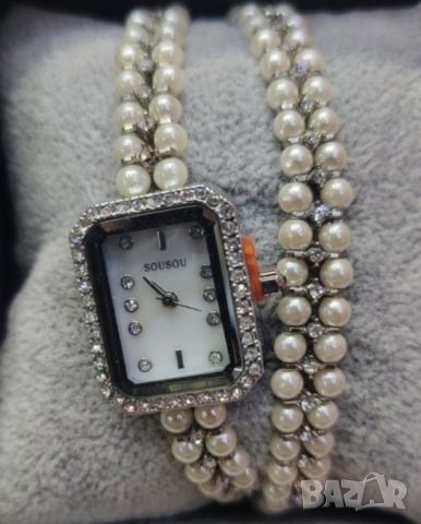 Дамски часовник  комплект с гривна бял/сребрист, снимка 3 - Дамски - 45765767