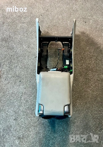 Подлакътник Рейндж Роувър Range Land Rover Sport L320, снимка 3 - Части - 53895248