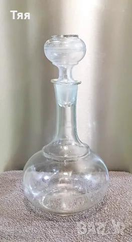 Стъклена гарафа 