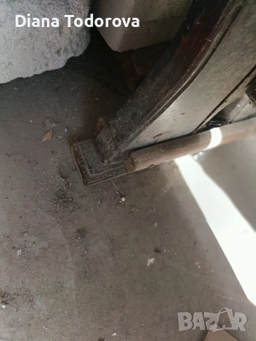 продавам дървена маса с две единични пейки е една двойна ъглова пейка, снимка 2 - Маси - 51533427