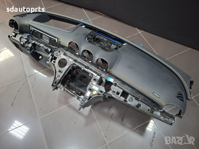 Ново Кожено Табло с Жълт шев Mercedes W206 AMG HUD, снимка 4 - Части - 53896437