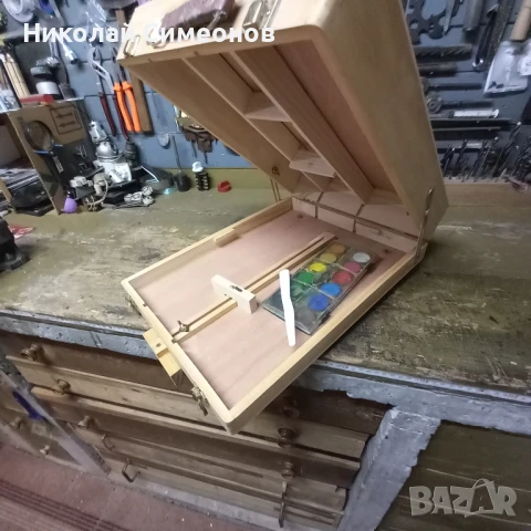 Продавам малък статив/езел/ за Художници