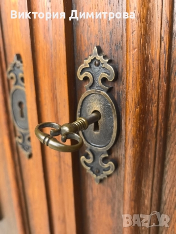 Витрина Chippendale , снимка 8 - Секции и витрини - 52081010