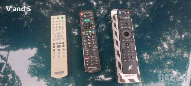 Дистанционни за ТВ приемник и Sony DVD, добро състояние
