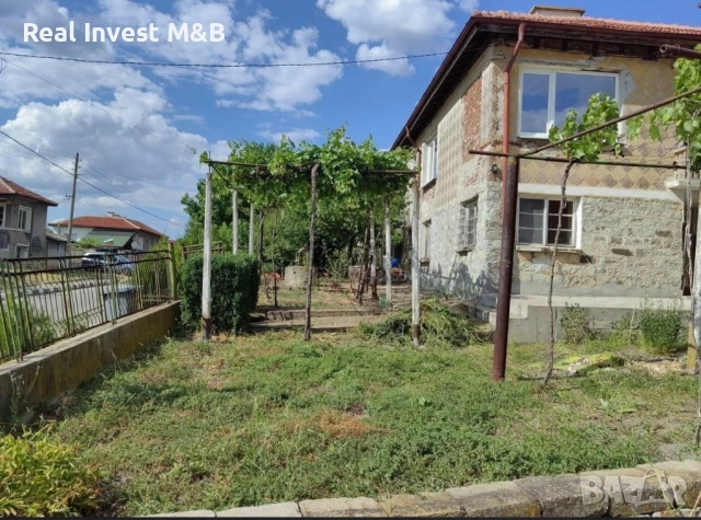 Продавам къща в с.. БРЯСТ