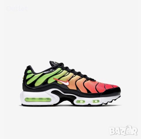 Обувки Nike Air Max Plus, снимка 1 - Маратонки - 46750118