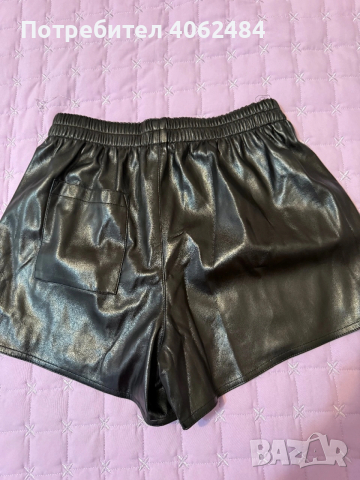 Дамски кожени къси панталонки, снимка 2 - Къси панталони и бермуди - 53952140