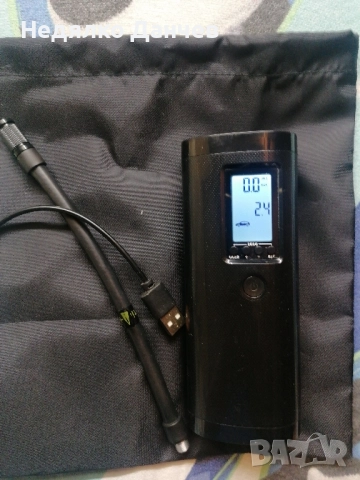 акумулаторен компресор за гуми на коли, мотори и т. н. 