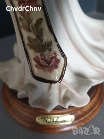 Capodimonte Belcari статуетка резин 35см/Каподимонте италианска фигура на гейша, снимка 11 - Статуетки - 52896803
